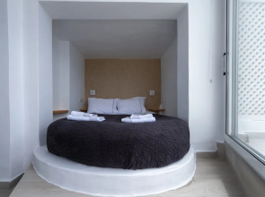 Anemos Cave Suites