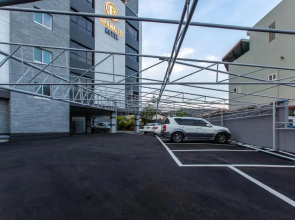 Brown Dot Gijang Yeonhwari