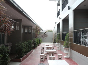 Bee Orchid Pool Villa