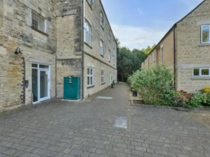 Executive Apartment, Woodford Mill, Witney