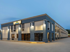 Days Inn by Wyndham Slidell