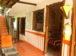 ArtVelez Hostel