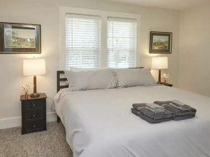 Beautiful 5BR Close to Downtown!Prime Derby House!