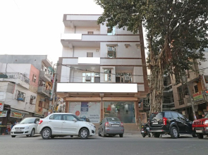 Oyo 12911 New Capital Inn
