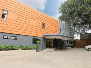 OYO 627 88 Airport Lounge