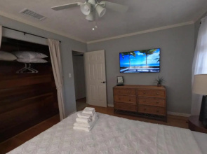 Boho Vibe 3B/2B centrally located Alta Vista Home