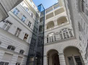 Large Central Apartments Kálmán Imre