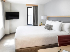 Hotel Saint Clair- Magnificent Mile