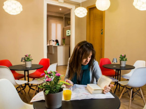 Born Barcelona Hostel