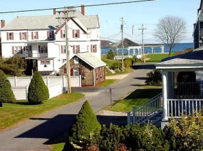 Cozy Cottage by the Sea - Y672