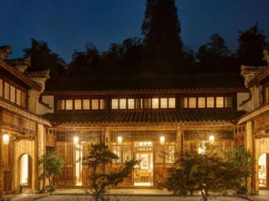 Kaiyuan Hotel · Seabirds