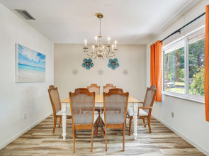 Valrico Vacation Rental ~ 10 Mi to Dinosaur World!