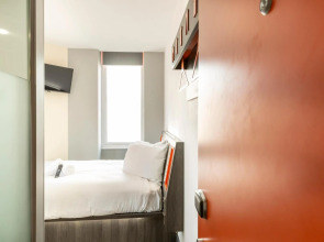 Renaissance London Heathrow Hotel