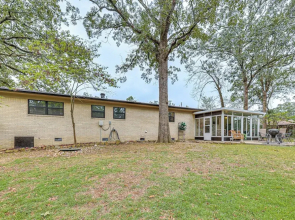 Sunroom & Yard: Charming Hot Springs Home!
