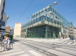 Modern City Hideaway Graz by ichbucheAT
