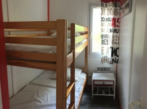 Chalet Orange Naturiste la Jenny