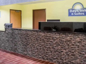 Days Inn & Suites by Wyndham Casey