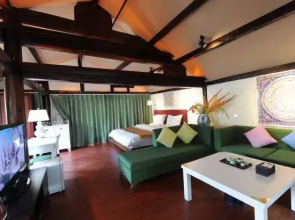 Lijiang Wu Courtyard Gardens Resort