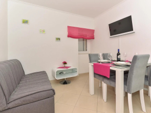 Awesome Apartment in Makarska With Wifi and 2 Bedrooms
