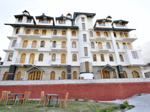 OYO 12271 Avenue Manali