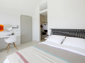 Alti Santorini Suites
