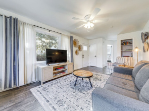 1 Mi to Park Circle: Pet-friendly Home w/ Yard