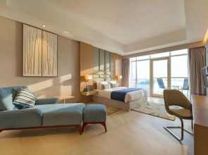 Royal Central Hotel & Resort — the Palm