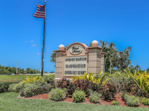 Lovers Key Resort 704