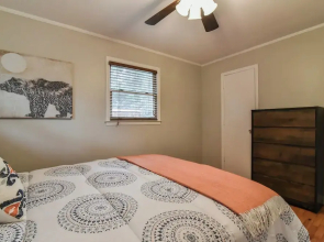Grey Eagle Cottage with Hot Tub