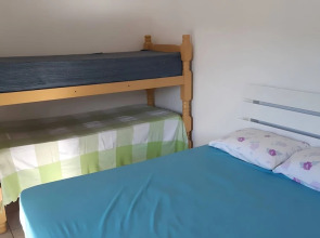 500m da Praia, BIWA Edifício com Piscina, 1garagem, WI-FI, Portaria 24hs, churrasqueira, playground, jardim, Centro do Guarujá, SP