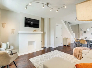 6 Mi to Ohio State: Walkable Home in S Columbus!