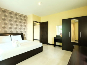 Отель Jomtien Plaza Residence