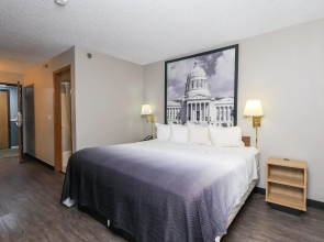 Super 8 by Wyndham Smithville/Kansas City