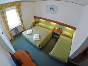 Hotel Sayonara