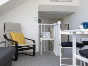 Stopover at LOWCAY APARTMENT C great for workers and groups