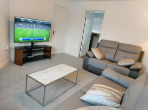 Remarkable and Modern House in Rugby, England