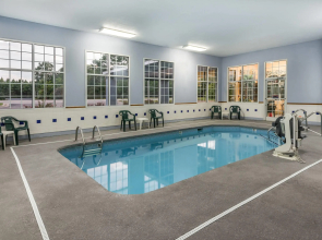 Super 8 by Wyndham Fayetteville