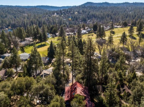 Walk to Pine Mountain Lake: Spacious Family Cabin