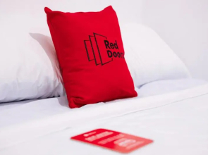 RedDoorz @ Camaman-An Cagayan De Oro City - Vaccinated Staff