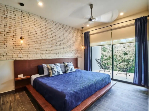 Exclusive Apartment Fully-equipped Private Balcony Stunning Swimming Pool in La Veleta