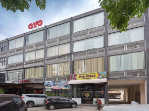 Hotel Sejati by OYO Rooms