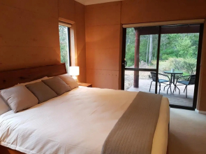 Jarrah Grove Forest Retreat - Adults Only