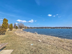 Williams Bay Retreat: Walk to Lake Geneva & Town!