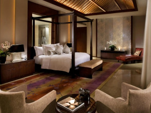 Отель The Ritz-Carlton Sanya Yalong Bay