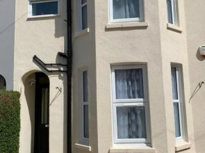 Fantastic home Bournemouth with Jacuzzi Garden parking