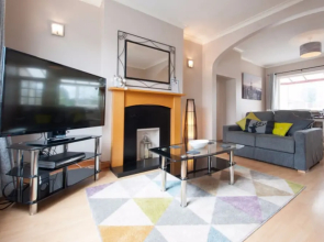 Holiday Home - Sleeps 7