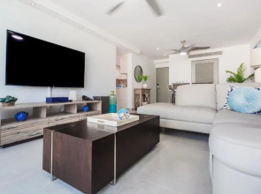 ESJ Towers Máre St Clair by Chana