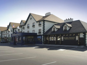 Irish Cottage Inn & Suites