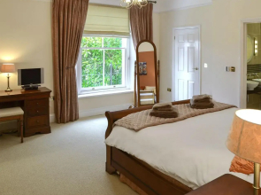 Carnethic House - One Acre View