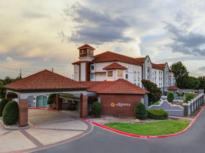 La Quinta Inn & Suites by Wyndham Sherman